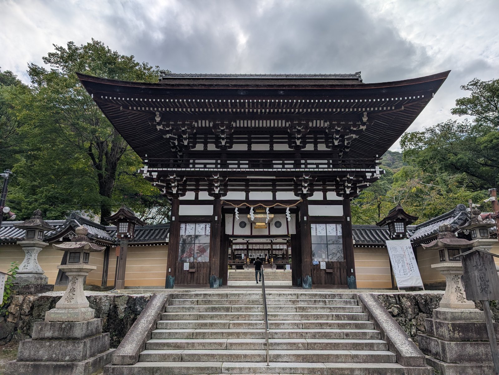 松尾大社の楼門