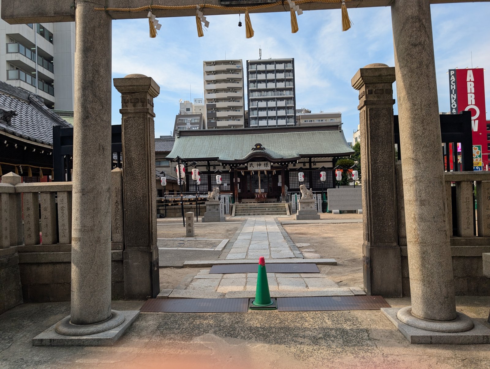 入口の鳥居